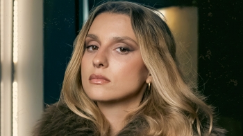 Imagem de Zinha, “You’re Not Alone”