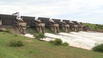 Imagem de Barragem moçambicana de Massingir no limite obriga à retirada imediata de população