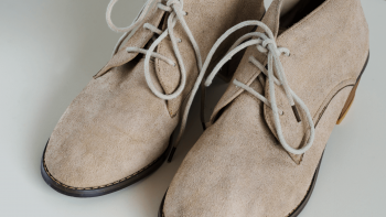 Imagem de Calçado português resiste e contraria tendência internacional