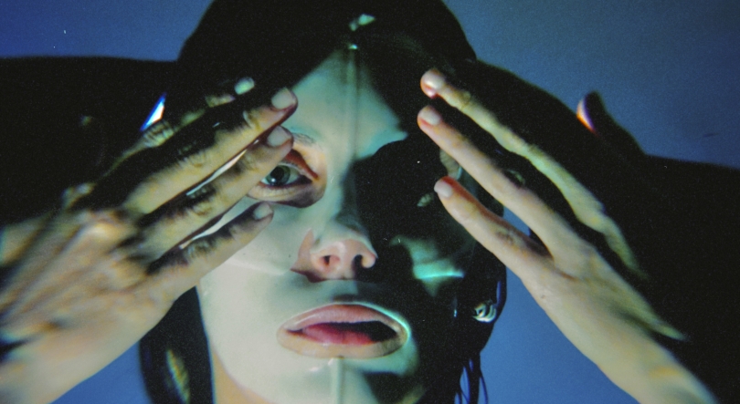 Imagem de Lana Gasparøtti, “Let Go”