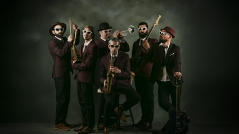 Imagem de Kumpania Algazarra, “Ignite”