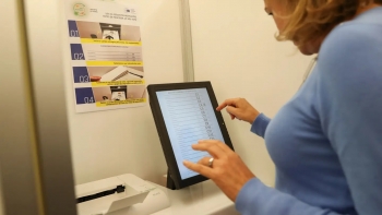 Imagem de Governo admite teste ao voto digital