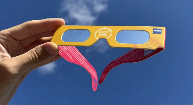 Emigrantes aproveitam oportunidade de ver único eclipse solar
