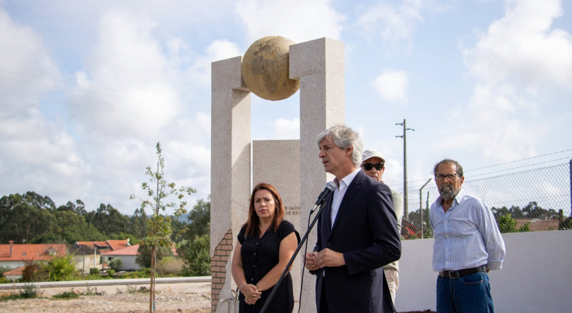 Alvarães inaugura monumento de homenagem aos emigrantes